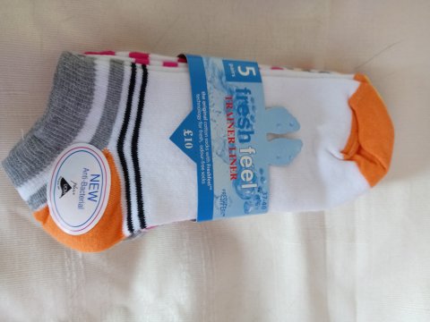 22 pairs of mixed trainer socks